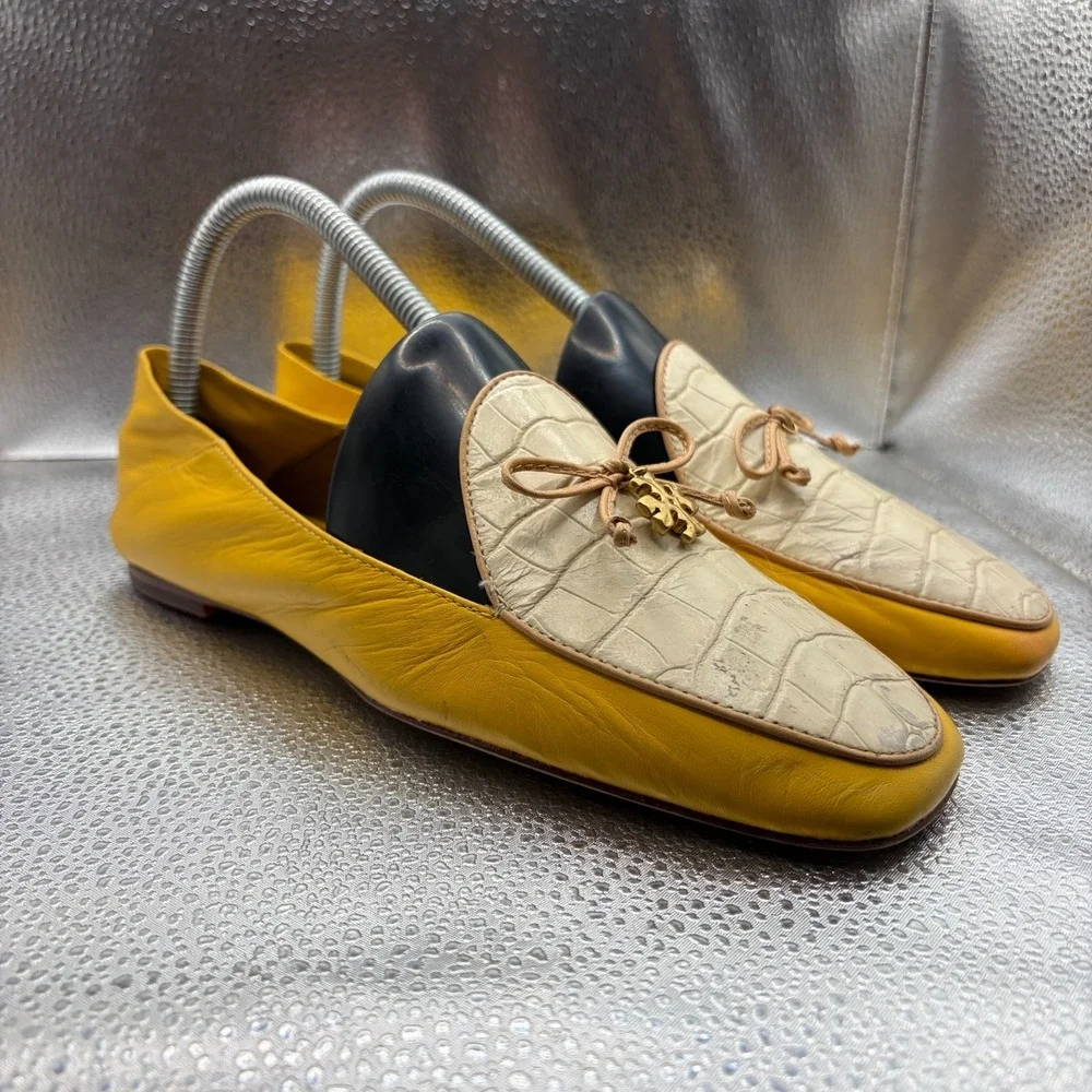 Size 6.5‎ M Tory Burch Tory Charm Yellow Goldfinch Cream Embossed Flat Loafers
